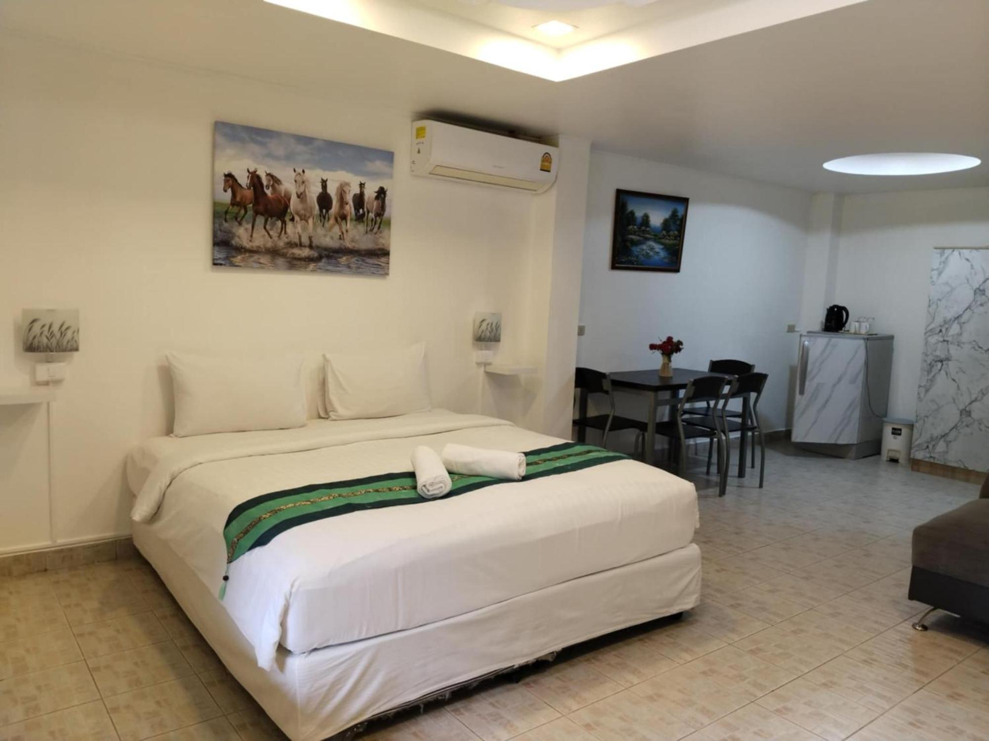 Phratamnak Inn - 100 Meter From Beach Pattaya Exteriér fotografie
